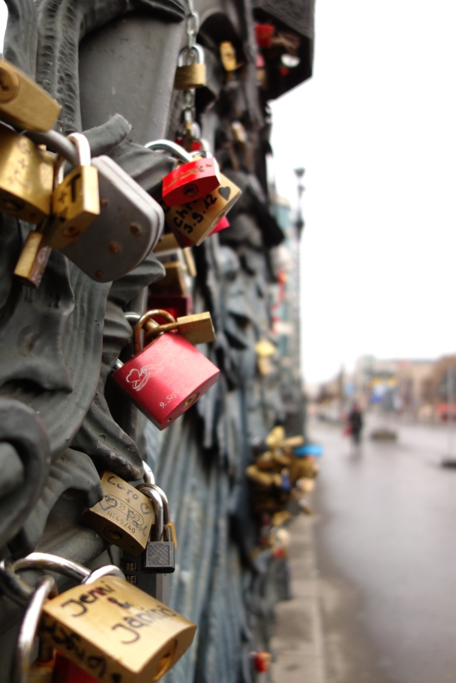 Lovers' locks